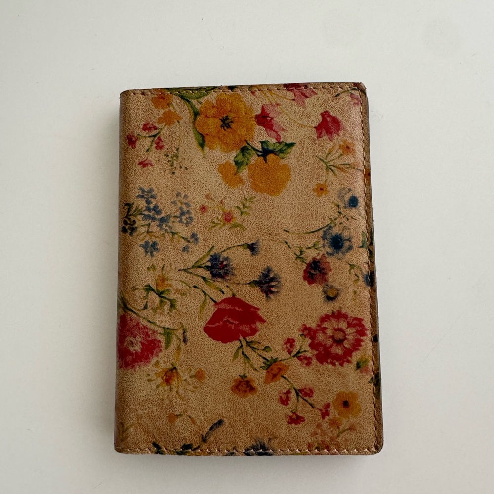Patricia Nash Passport Holder
